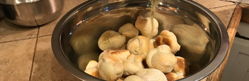 homemade garlic knots